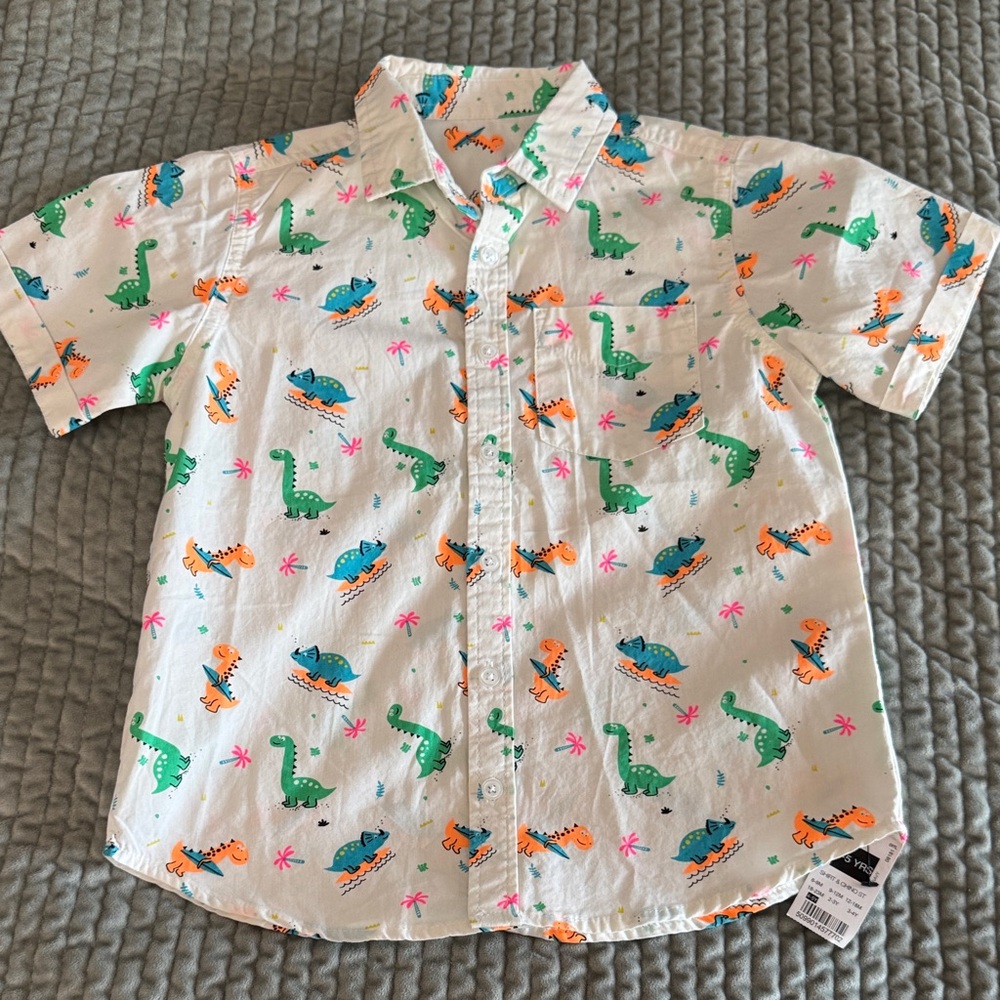 NWT Kids Dinosaur Print Shirt 4-5T
